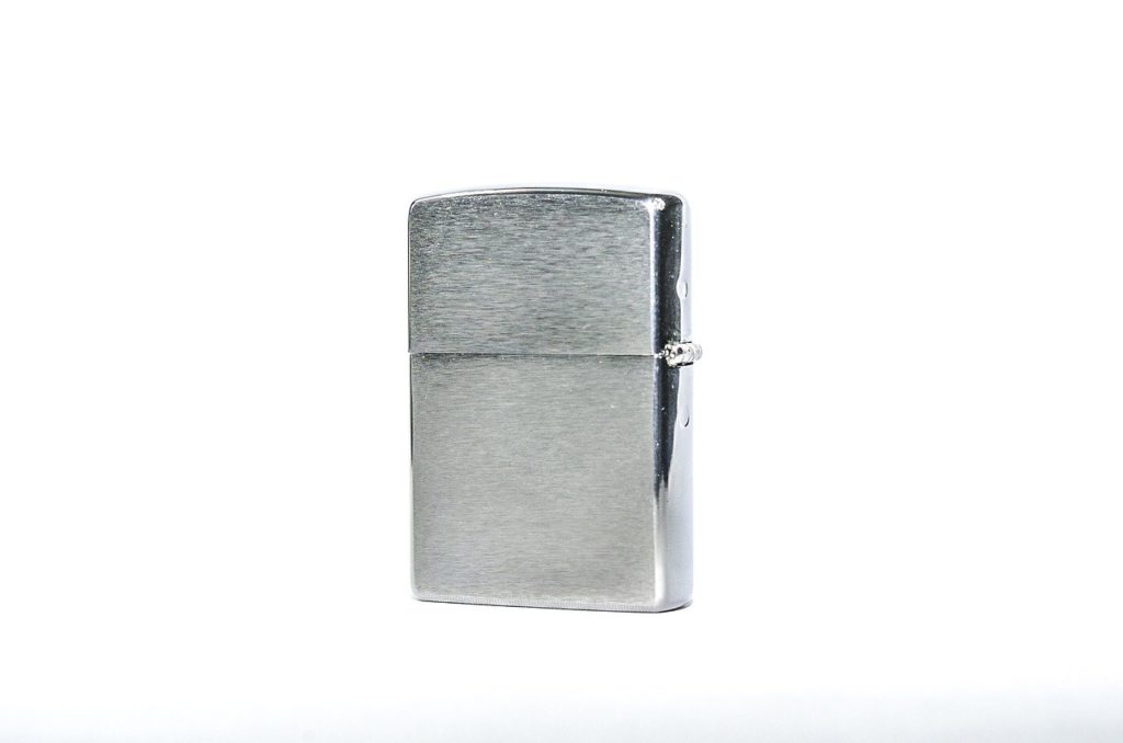 自身と共に 育っていく ジッポー Zippo ライターの魅力 ケムール