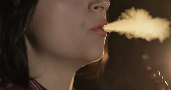 シーシャの吸い方を徹底解説 吸い方のコツや注意点をご紹介 ケムール