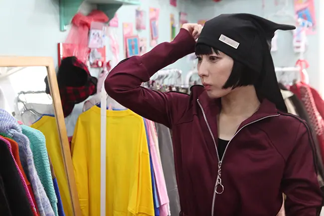 鳥居服装学院【12月号／サイバー編】”みゆき学長が消えかけの近未来を